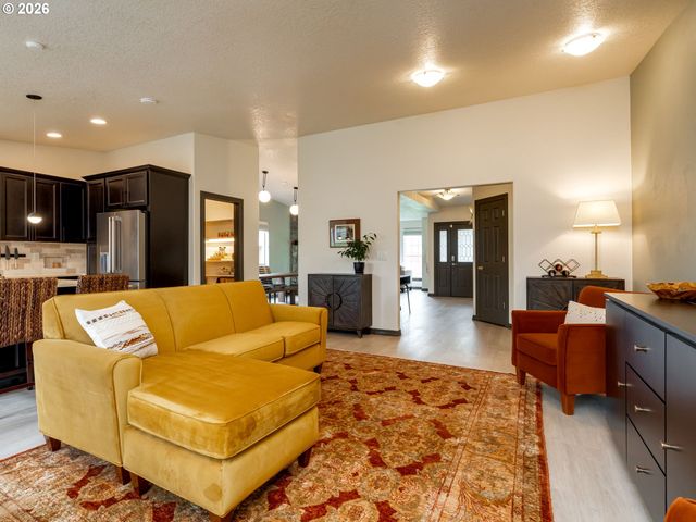 2504 Ne 177TH Ave, Vancouver, WA 98684