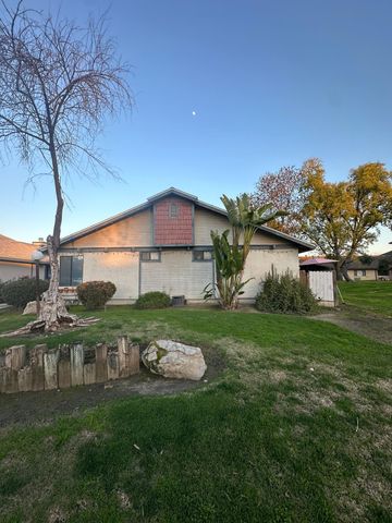 844 S Linwood Street, Visalia, CA 93277