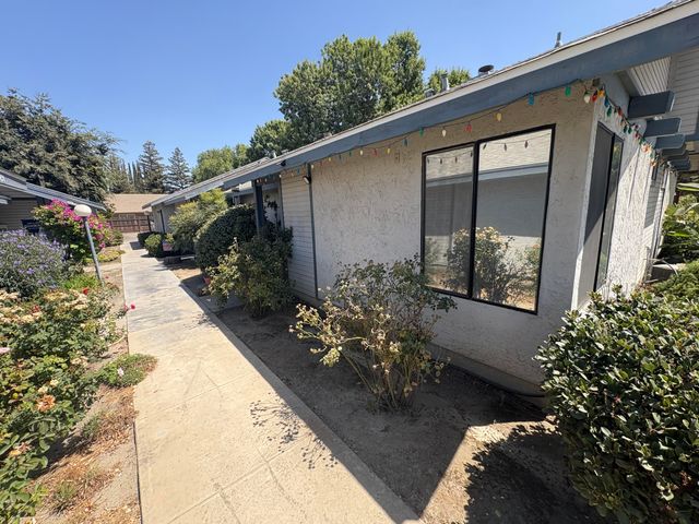 844 S Linwood Street, Visalia, CA 93277