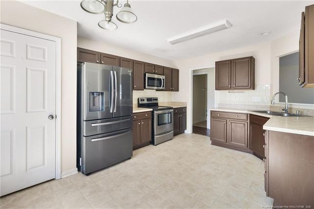 175 Ranier Drive, Raeford, NC 28376