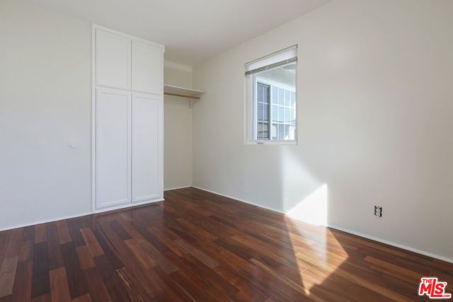 8324 BARNSLEY Avenue, Westchester (los Angeles), CA 90045