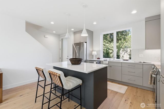 2714 58th Avenue SW, Seattle, WA 98116