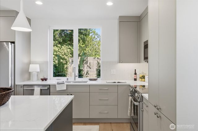 2714 58th Avenue SW, Seattle, WA 98116