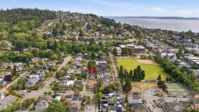 2714 58th Avenue SW, Seattle, WA 98116