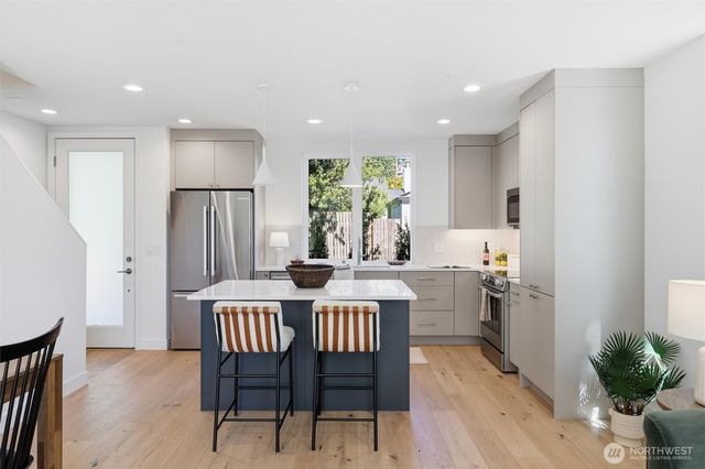 2714 58th Avenue SW, Seattle, WA 98116