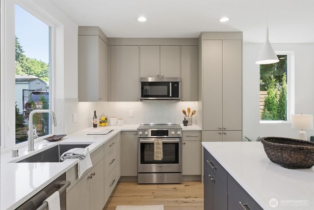 2714 58th Avenue SW, Seattle, WA 98116