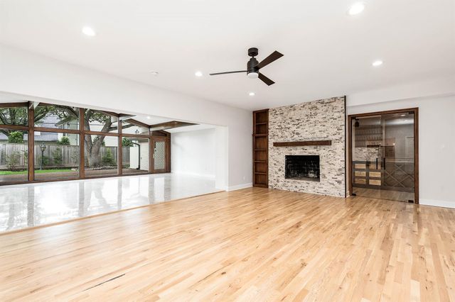 5702 Bayou Glen Road, Houston, TX 77057