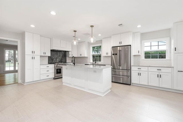5702 Bayou Glen Road, Houston, TX 77057