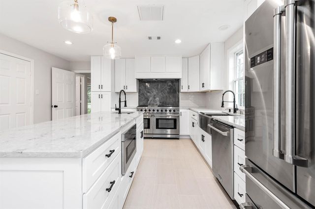 5702 Bayou Glen Road, Houston, TX 77057