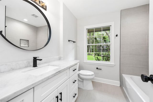 5702 Bayou Glen Road, Houston, TX 77057