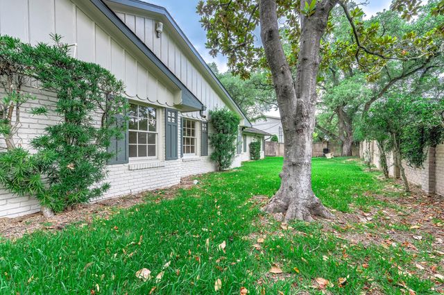 5702 Bayou Glen Road, Houston, TX 77057