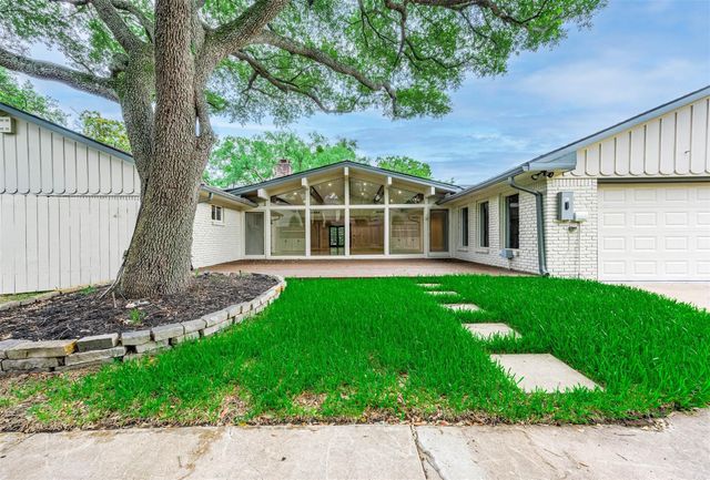 5702 Bayou Glen Road, Houston, TX 77057