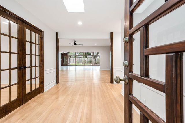 5702 Bayou Glen Road, Houston, TX 77057