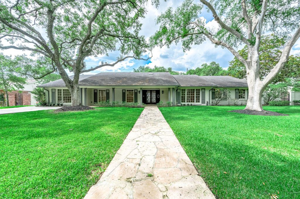 5702 Bayou Glen Road, Houston, TX 77057