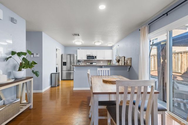 38 Tea Rose Way, Suisun City, CA 94585