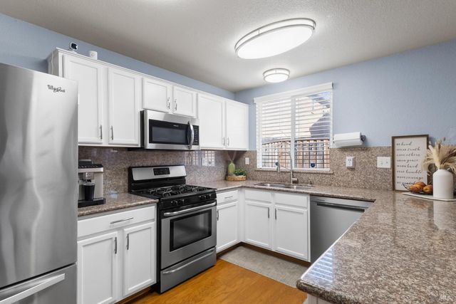 38 Tea Rose Way, Suisun City, CA 94585