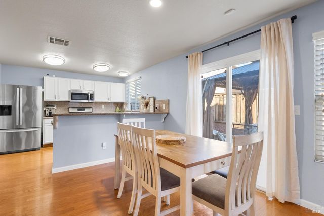 38 Tea Rose Way, Suisun City, CA 94585