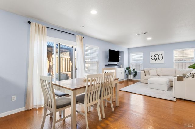 38 Tea Rose Way, Suisun City, CA 94585