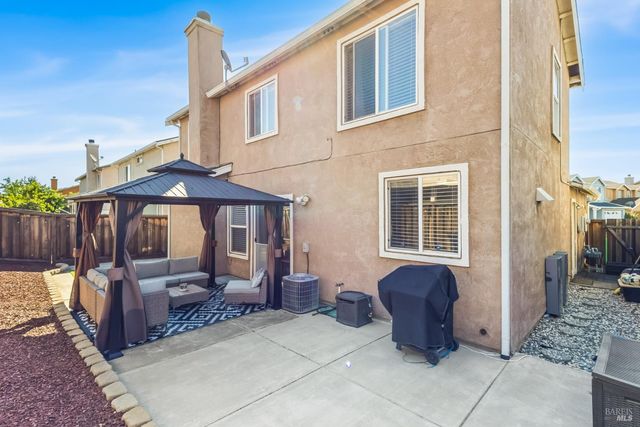 38 Tea Rose Way, Suisun City, CA 94585