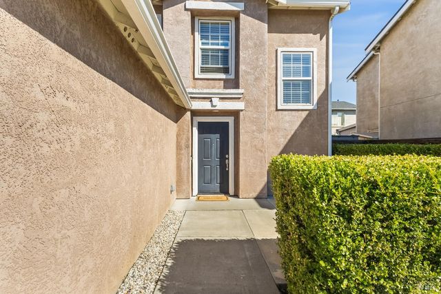 38 Tea Rose Way, Suisun City, CA 94585