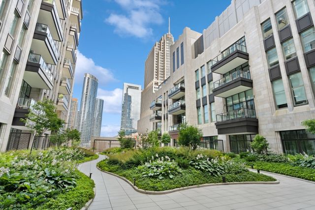 435 N Michigan Avenue 1803, Chicago, IL 60611