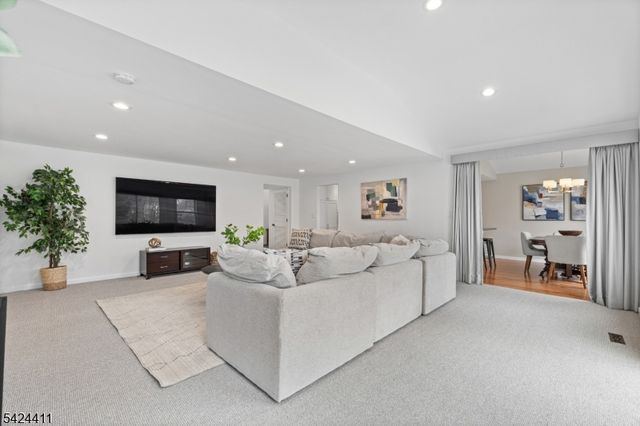 48 Hastings Rd, Berkeley Heights Twp., NJ 07922