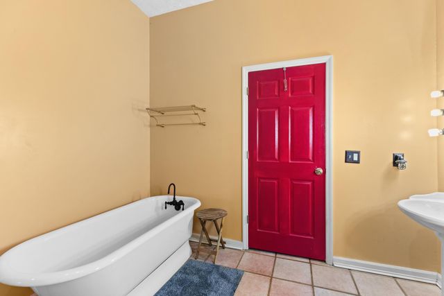 1650 Indian Creek Road, Thorn Hill, TN 37881