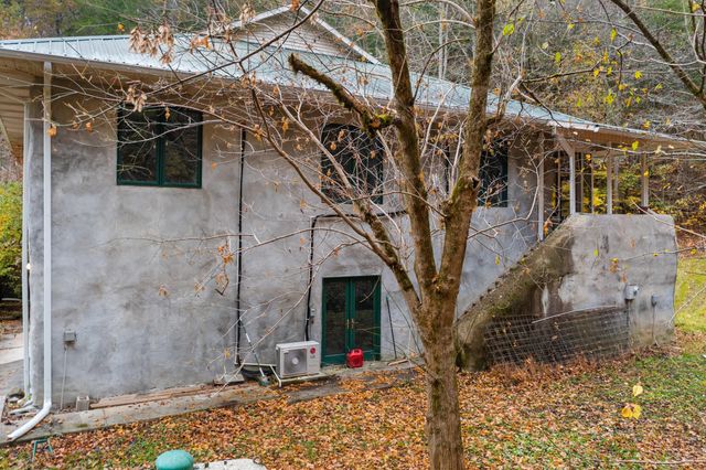 1650 Indian Creek Road, Thorn Hill, TN 37881