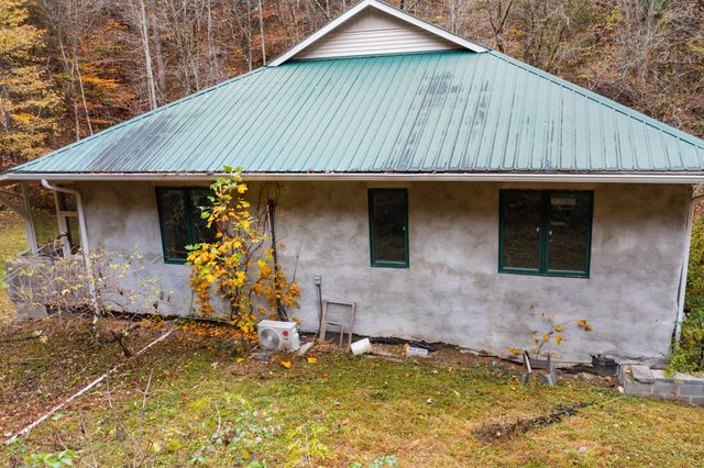 1650 Indian Creek Road, Thorn Hill, TN 37881