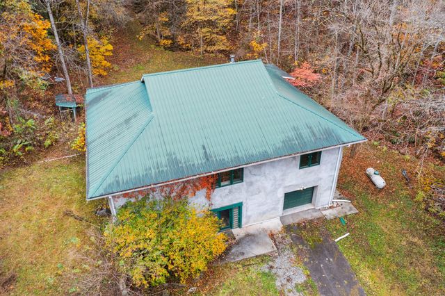 1650 Indian Creek Road, Thorn Hill, TN 37881