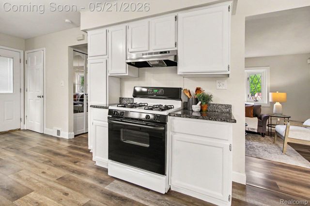 229 N Hanlon Street, Westland, MI 48185