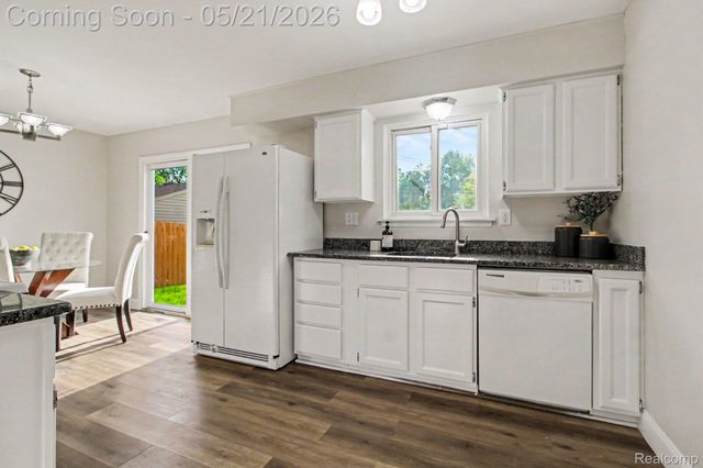 229 N Hanlon Street, Westland, MI 48185