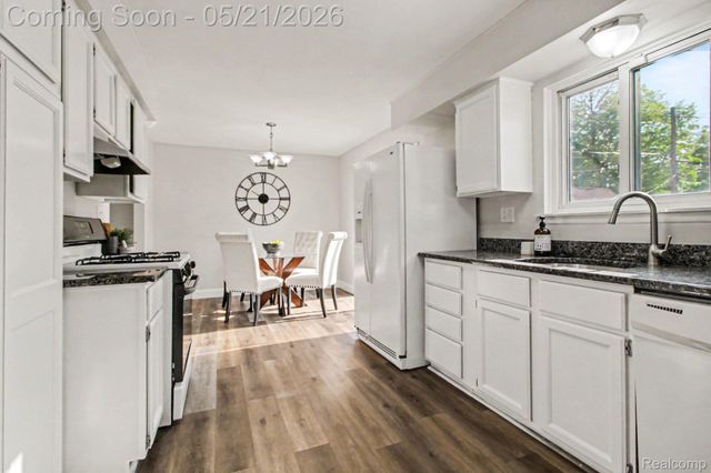 229 N Hanlon Street, Westland, MI 48185
