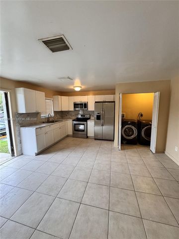 28150 SW 142nd Ct, Homestead, FL 33033