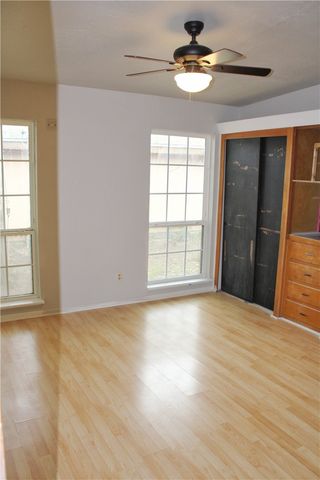 722 Santa Anita Dr, Kingsville, TX 78363