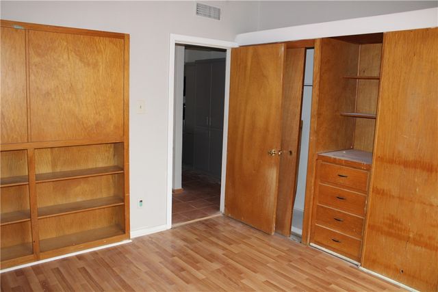 722 Santa Anita Dr, Kingsville, TX 78363