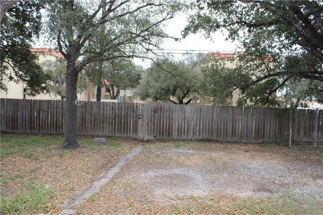 722 Santa Anita Dr, Kingsville, TX 78363