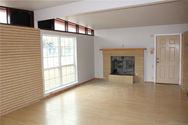 722 Santa Anita Dr, Kingsville, TX 78363