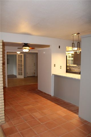 722 Santa Anita Dr, Kingsville, TX 78363