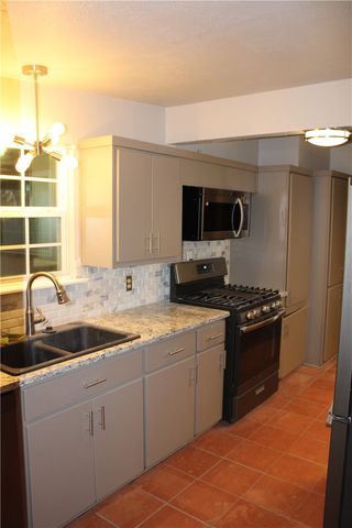 722 Santa Anita Dr, Kingsville, TX 78363