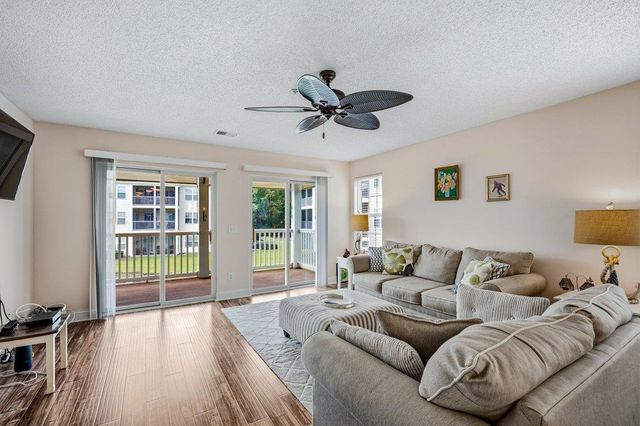 627 Woodmoor Dr Unit 203, Murrells Inlet, SC 29576