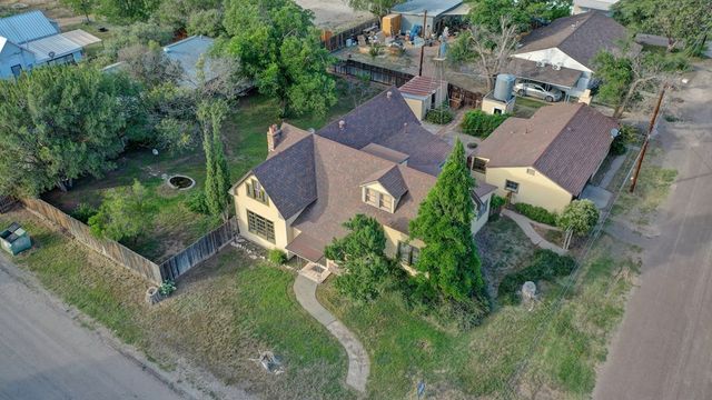 702 N 2nd St, Alpine, TX 79830