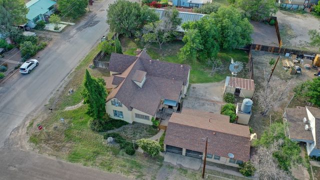 702 N 2nd St, Alpine, TX 79830