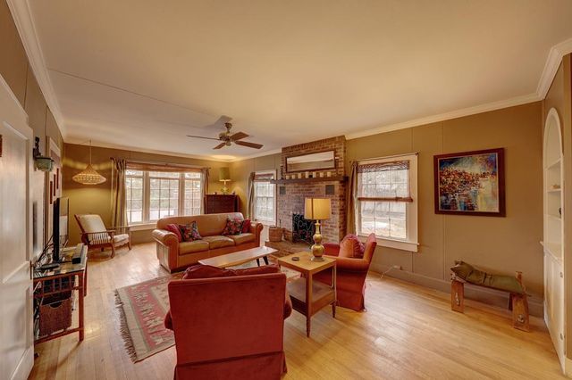 702 N 2nd St, Alpine, TX 79830