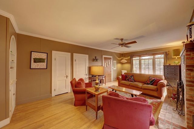 702 N 2nd St, Alpine, TX 79830