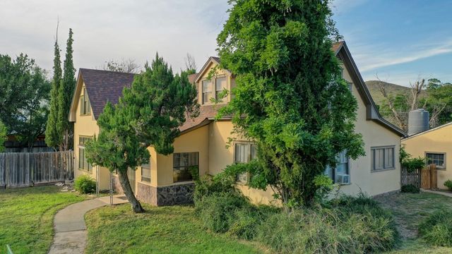 702 N 2nd St, Alpine, TX 79830