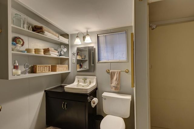 702 N 2nd St, Alpine, TX 79830