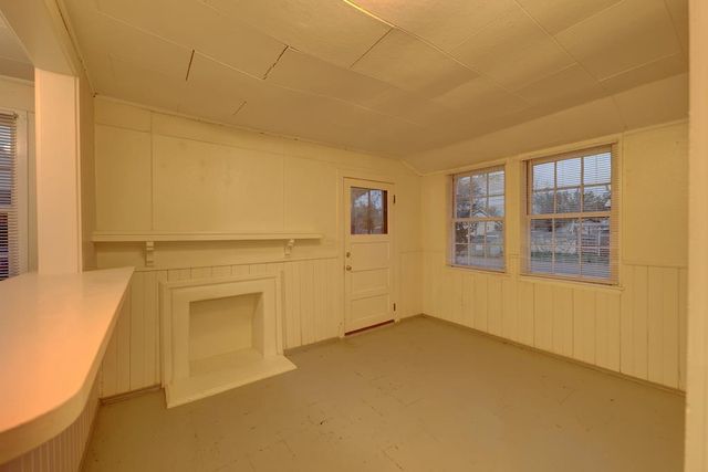 702 N 2nd St, Alpine, TX 79830