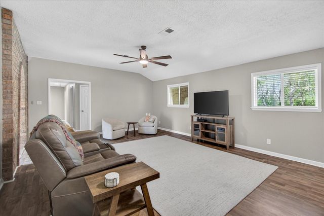 1284 Beverly Drive, Shepherd, TX 77371