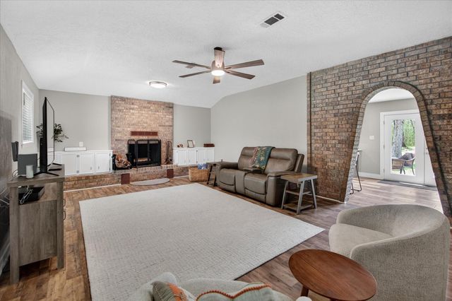 1284 Beverly Drive, Shepherd, TX 77371